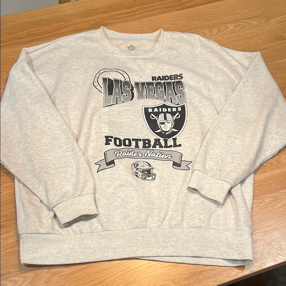 Las Vegas Raiders Gameday Couture Crew Sweatshirt